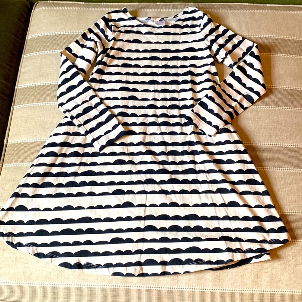 Hanna Andersson Long Sleeve swing dress black and cream girls size 10